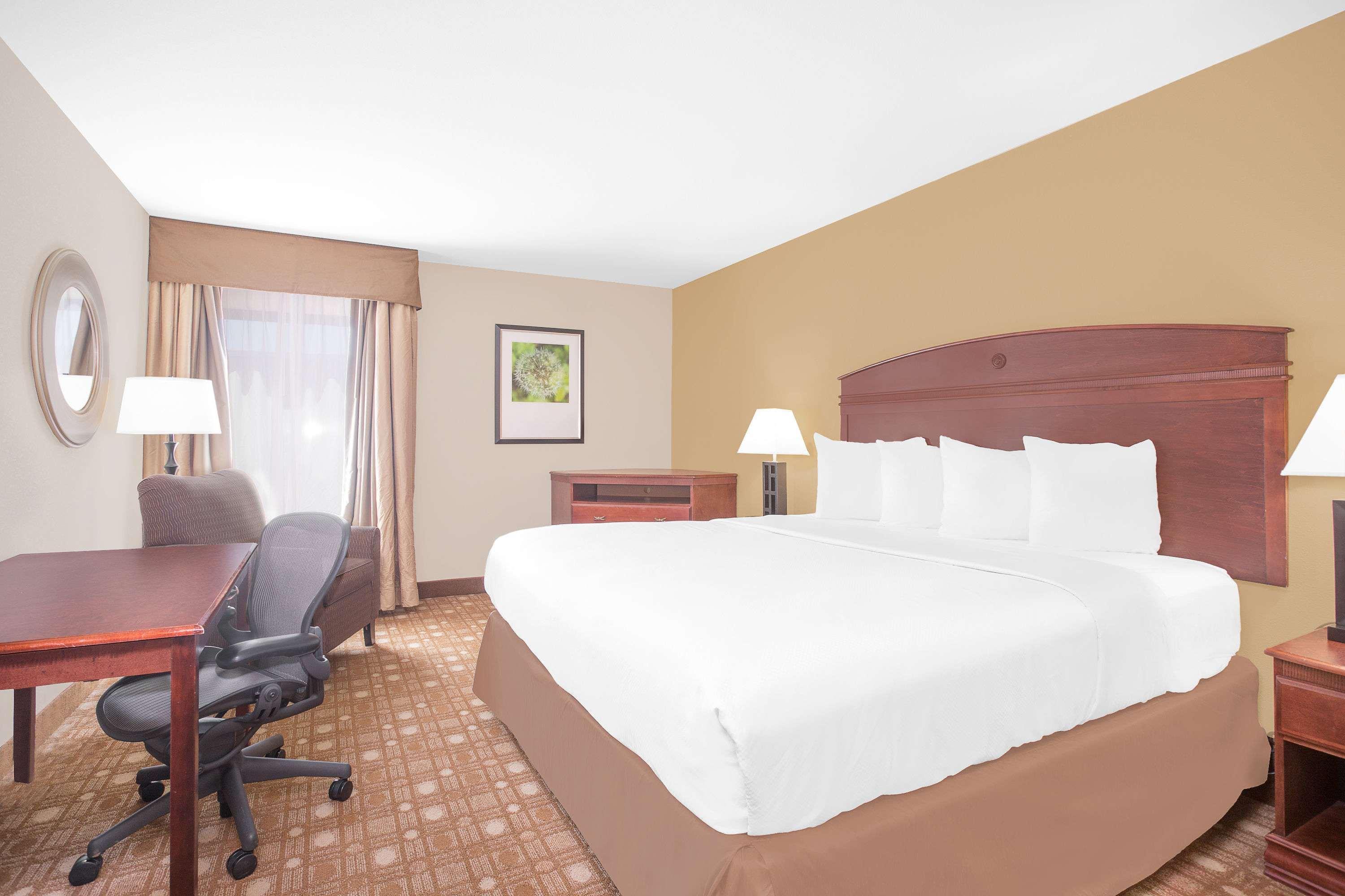 Hotel Baymont By Wyndham Augusta West Extérieur photo